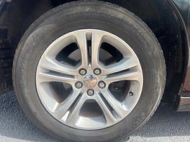 Used 2016 Silver Dodge SE image 6