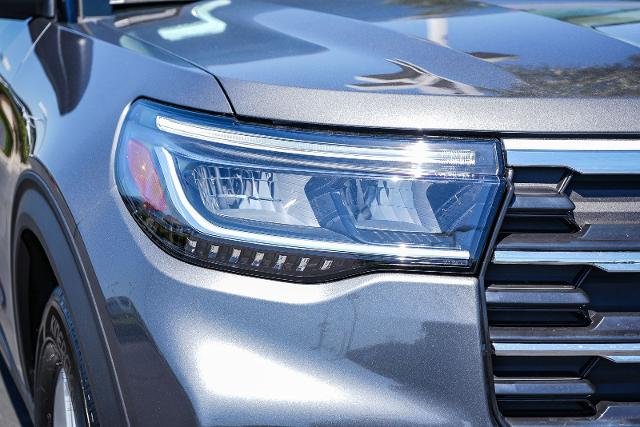 Used 2026 Gray Metallic Ford  image 4