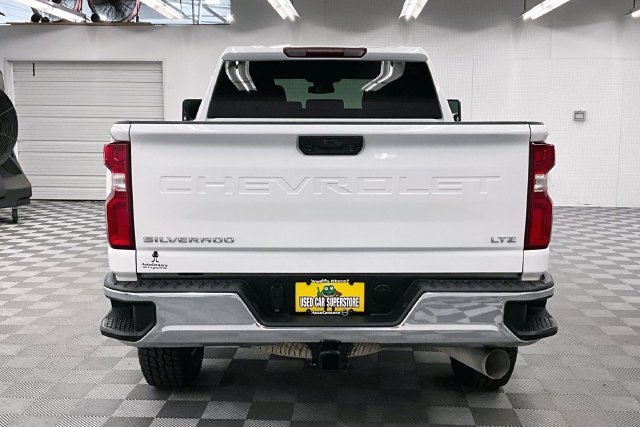 Used 2024 Summit White Chevrolet LTZ image 5