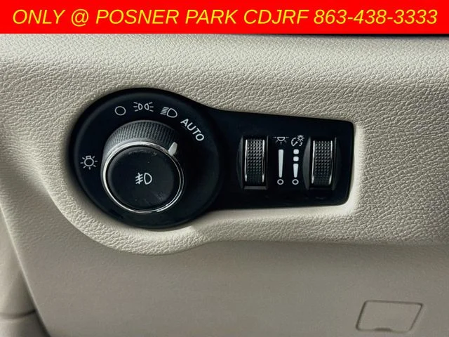 Used 2023 White Chrysler Touring L image 10