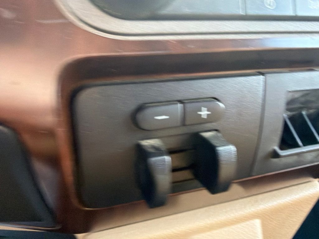 Used 2011 Forest Green Metallic Ford Lariat image 22