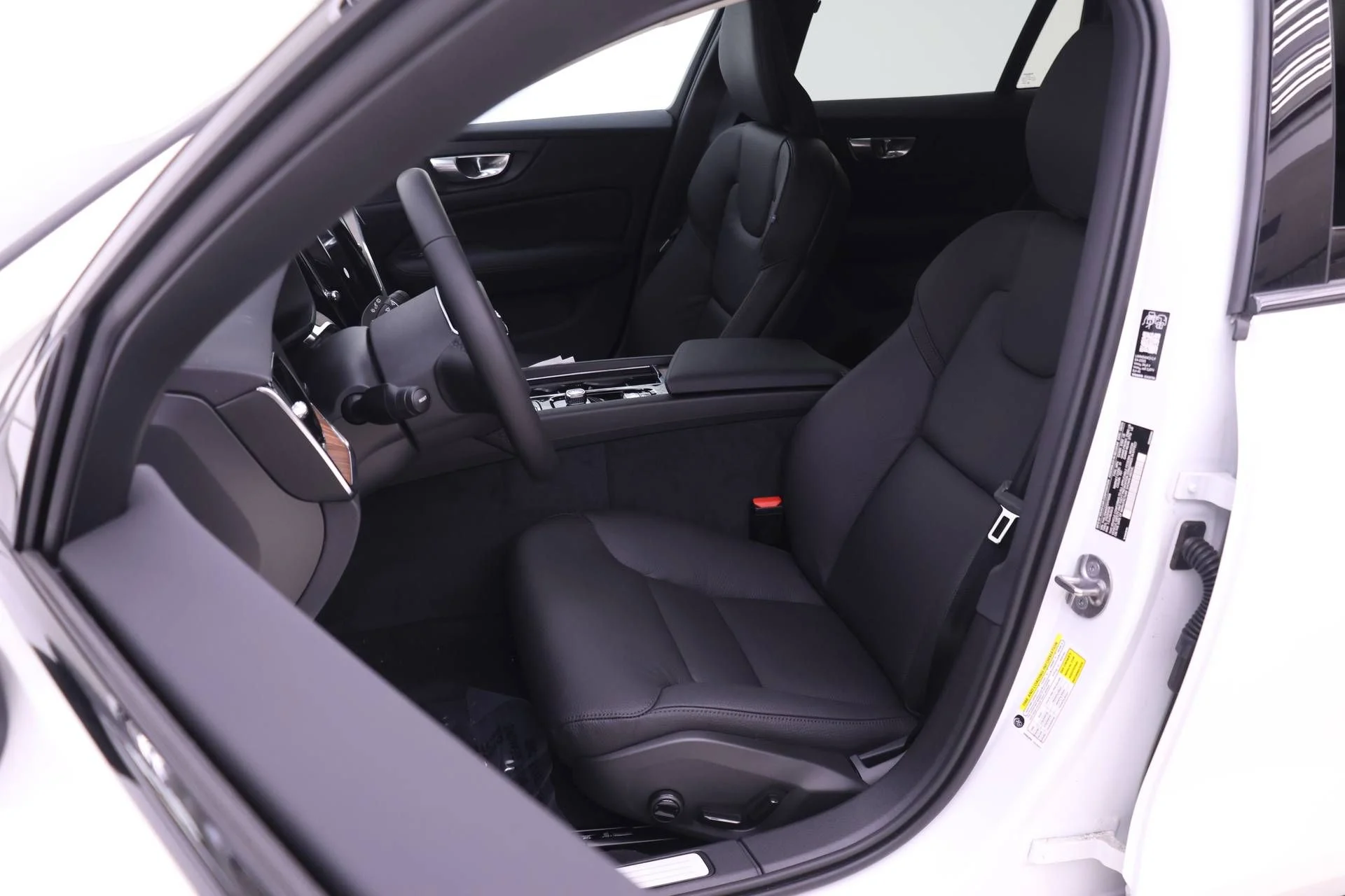 New 2026 Crystal White Volvo Plus image 7