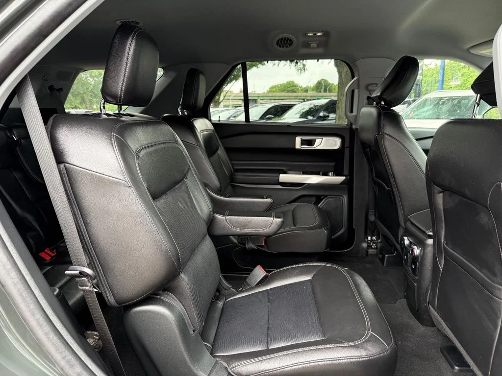 Used 2022 Green Ford Limited image 33