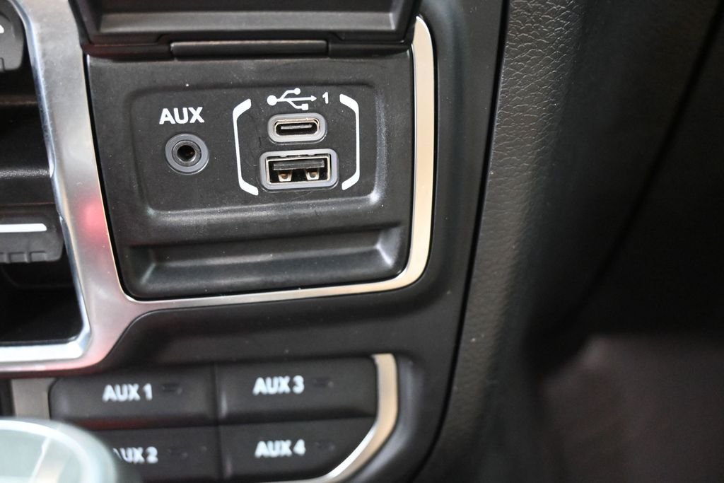 Used 2023 White Jeep Overland image 4