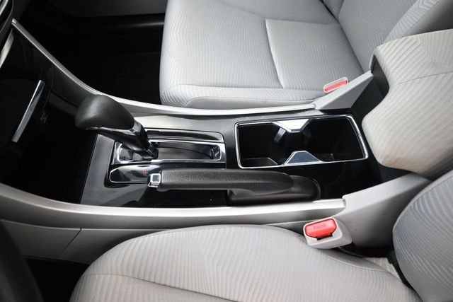 Used 2017 Lunar Silver Metallic Honda LX image 20