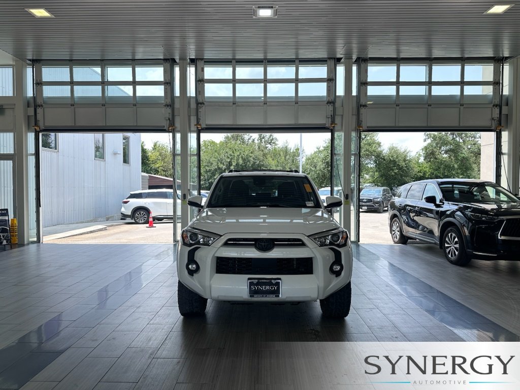 Used 2023 Ice Cap Toyota SR5 Premium image 1