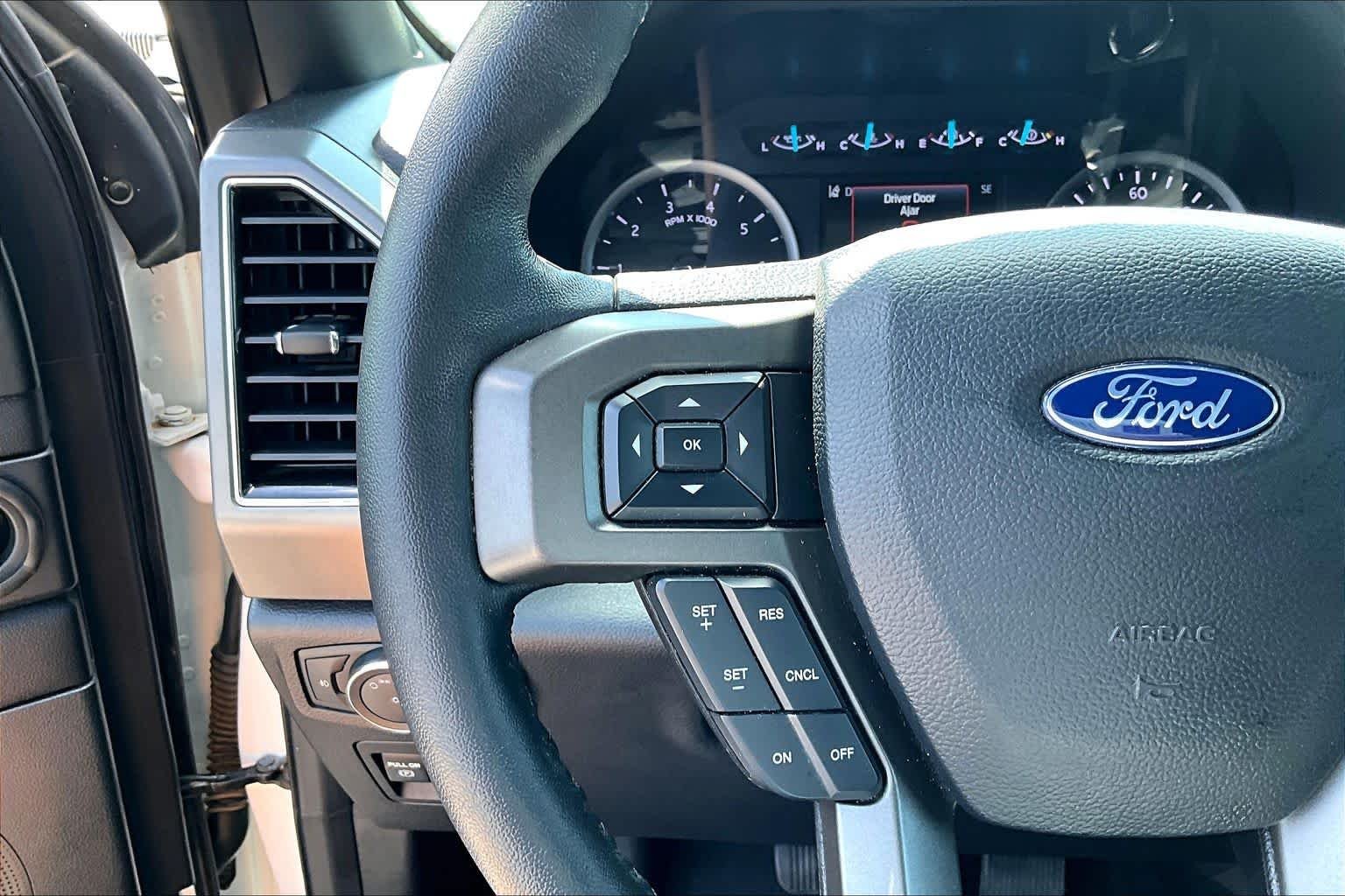 Used 2020 Star White Metallic Tri-Coat Ford XLT image 24