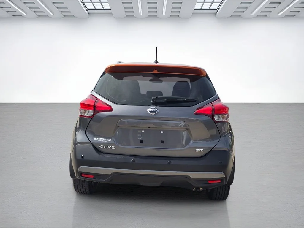Used 2020 Gray Nissan SR image 4