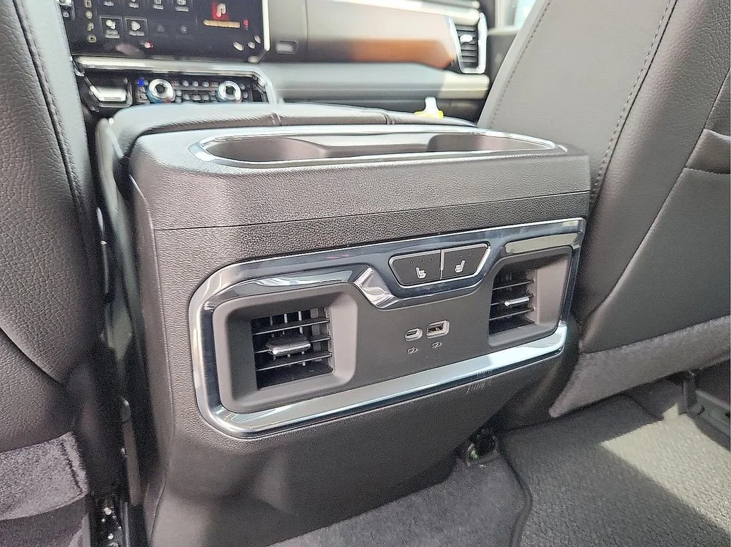 2026 GMC Sierra 1500 Denali - Photo 9