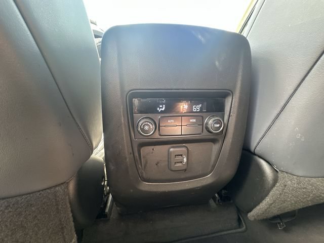 Used 2020 (Includes Satin Nickel lower exterior accent color.) Buick Essence image 23