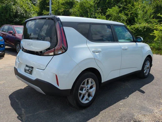 Certified Used 2025 White Kia LX image 5