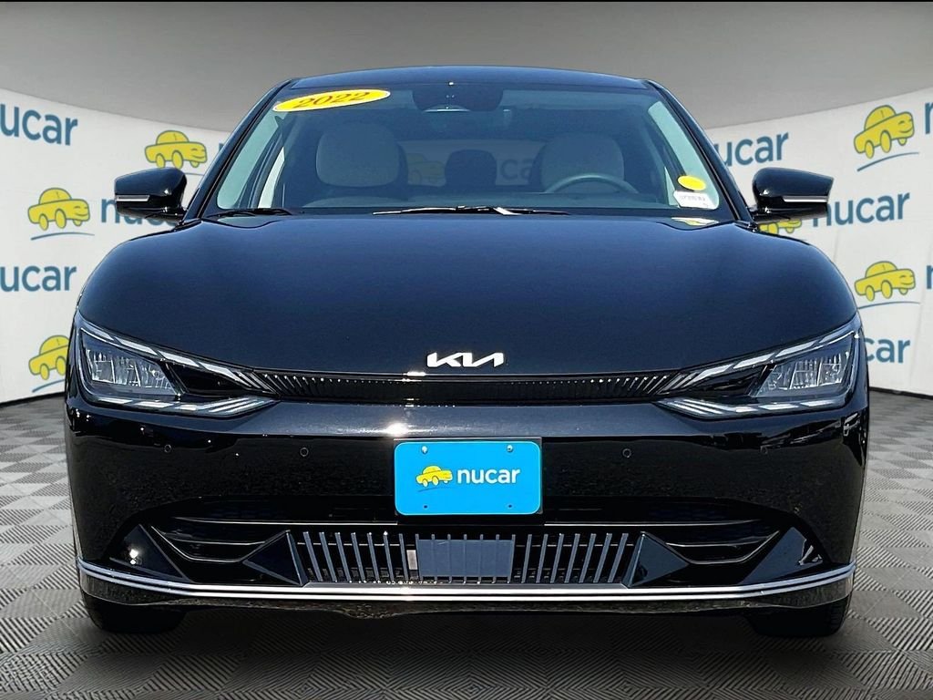 Used 2022 Black Kia Wind image 2