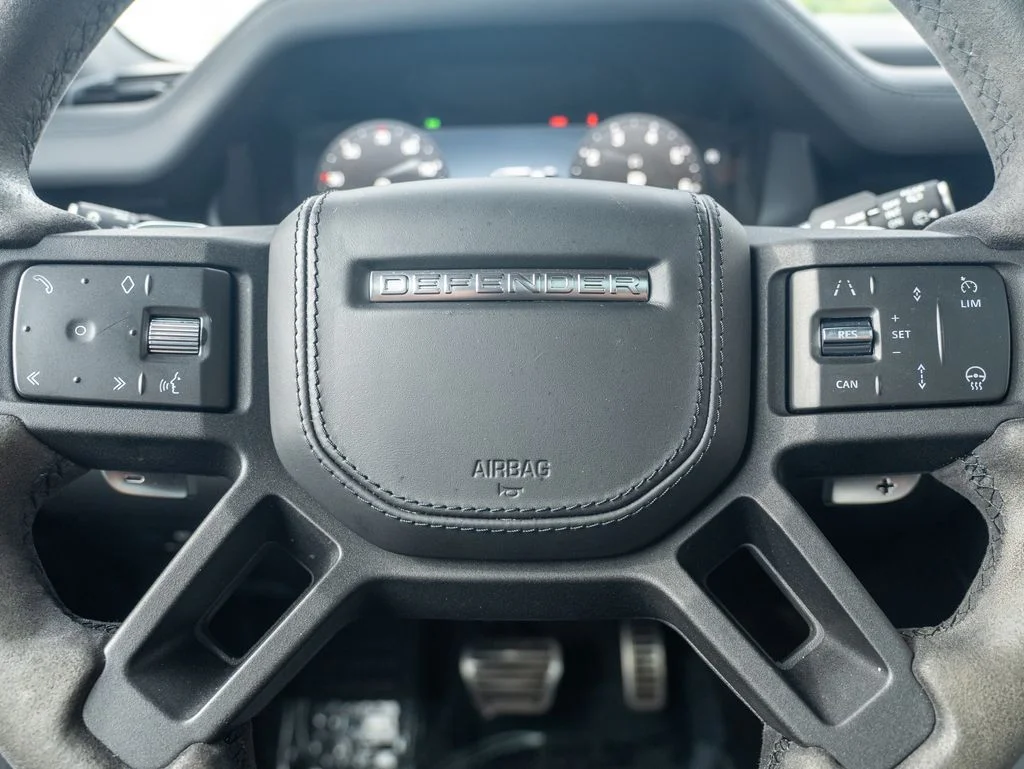 Certified Used 2023 Black Land Rover V8 image 15