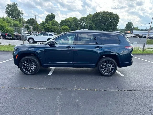 New 2026 Fathom Blue Pearl-Coat Exterior Paint Jeep Limited image 4