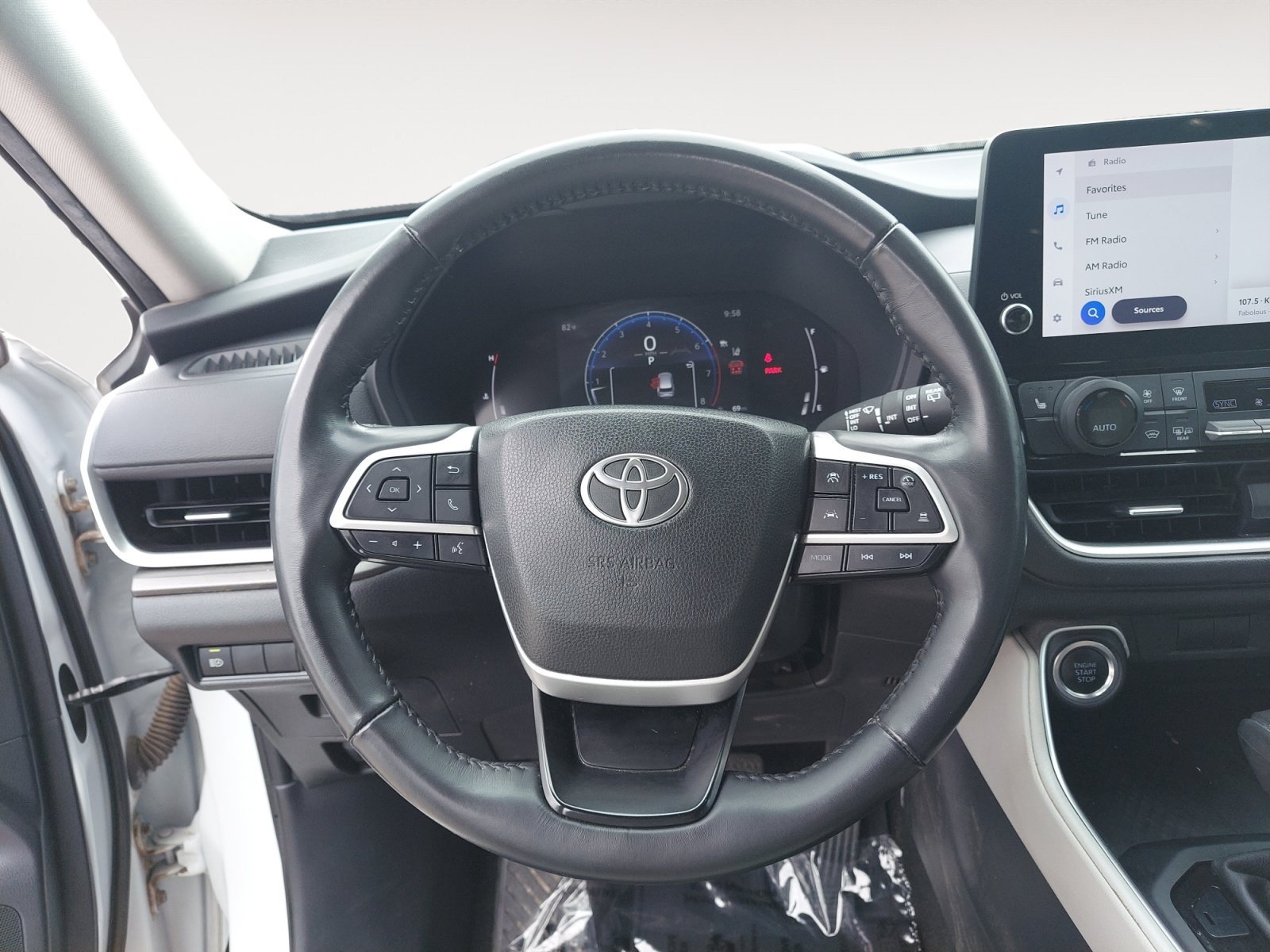 Used 2024 Wind Chill Pearl Toyota XLE image 13