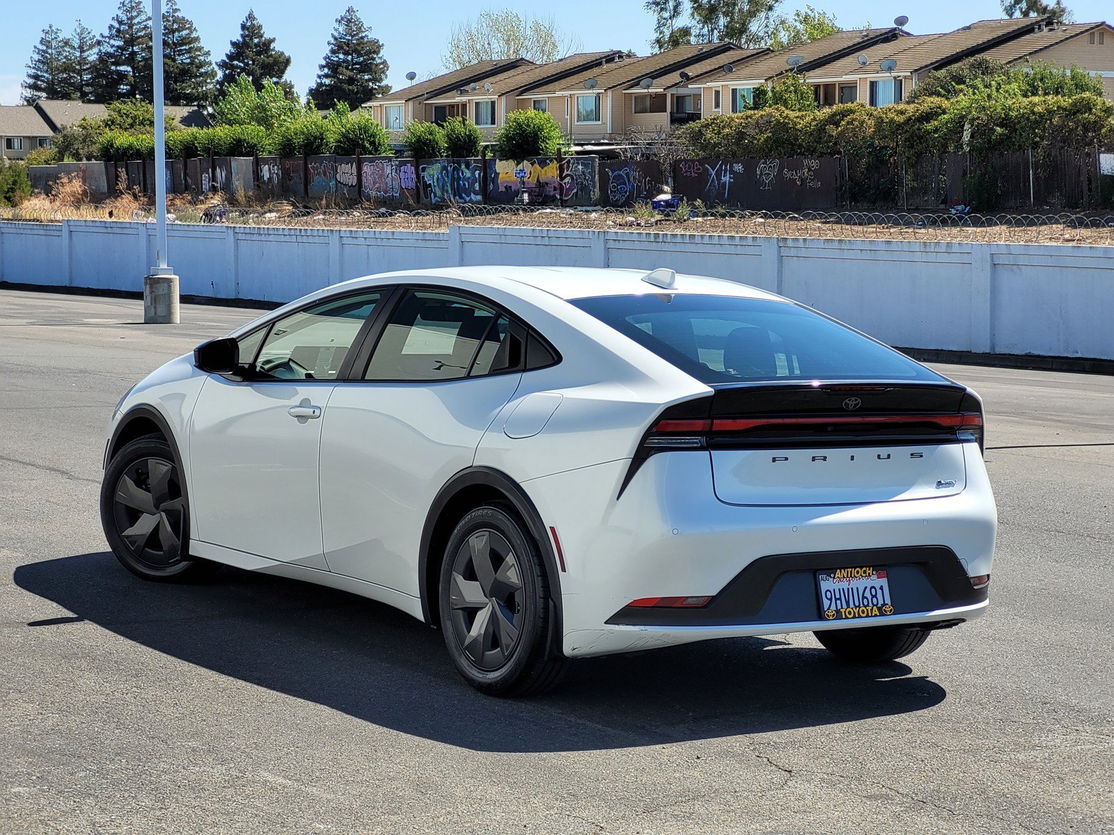 Used 2023 White Toyota  image 6
