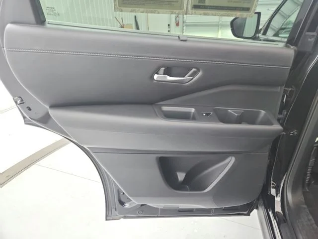 Used 2025 Black Nissan SL image 38