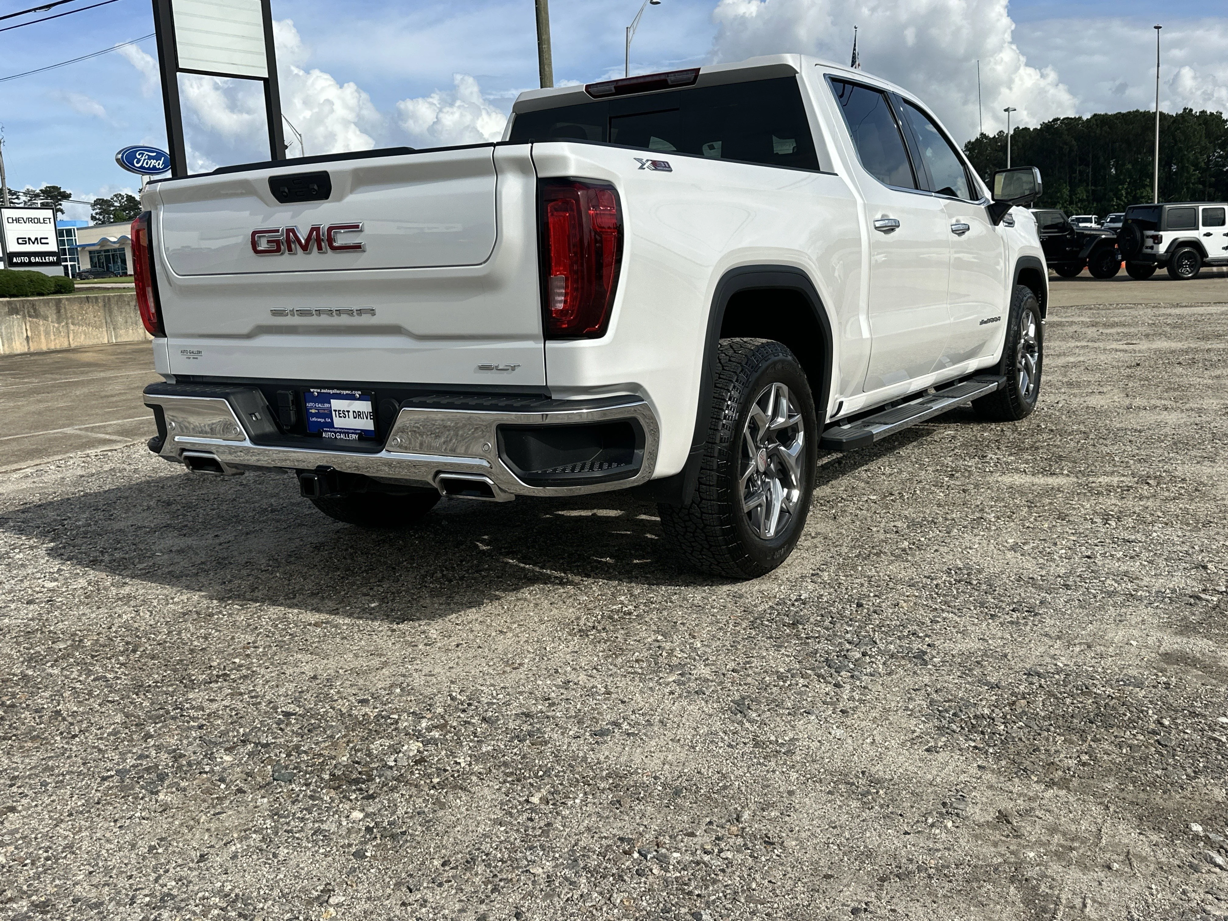 Certified Used 2025 White Frost Tricoat GMC SLT image 11