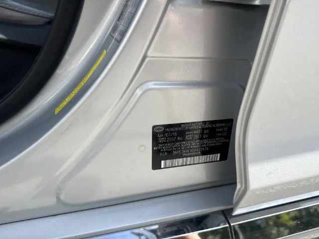 Used 2016 Silver Hyundai Sport image 35