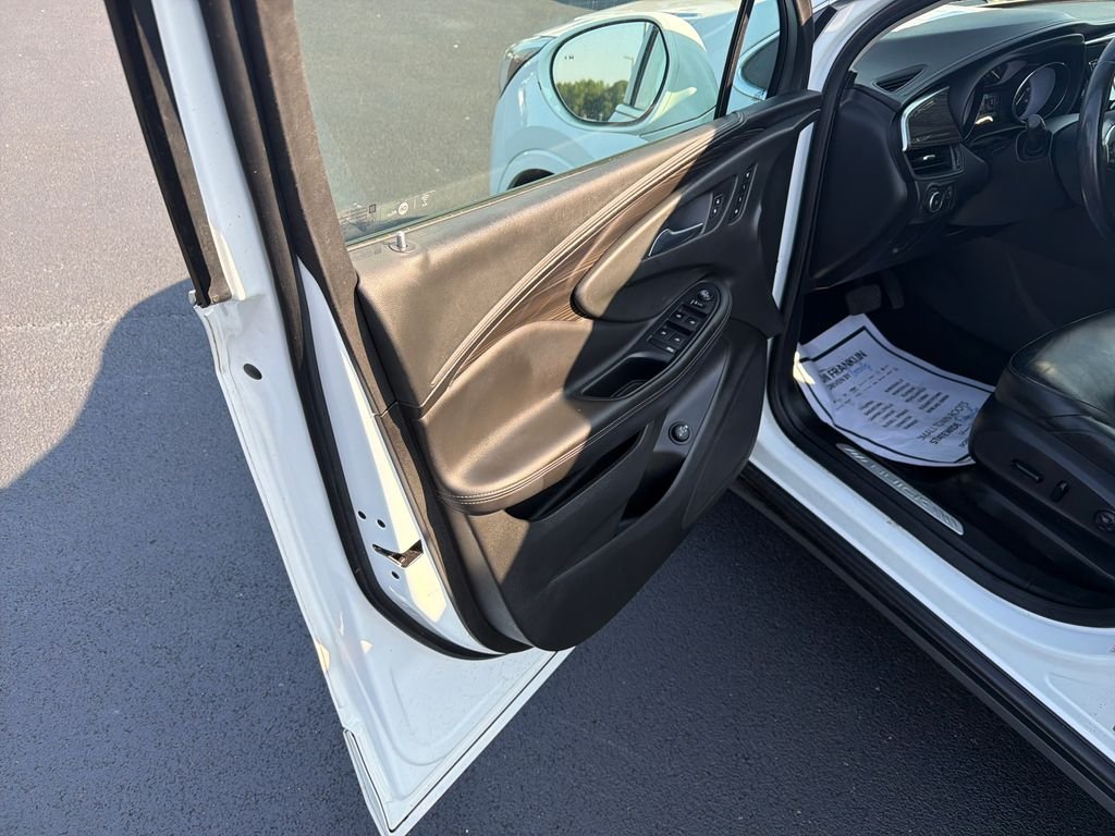 Used 2020 White Buick Essence image 12