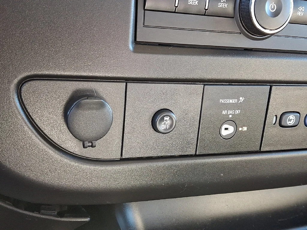 Used 2023 Summit White Chevrolet Work Van image 18
