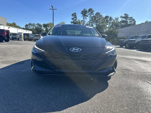 Used 2023 Black Hyundai SEL image 9