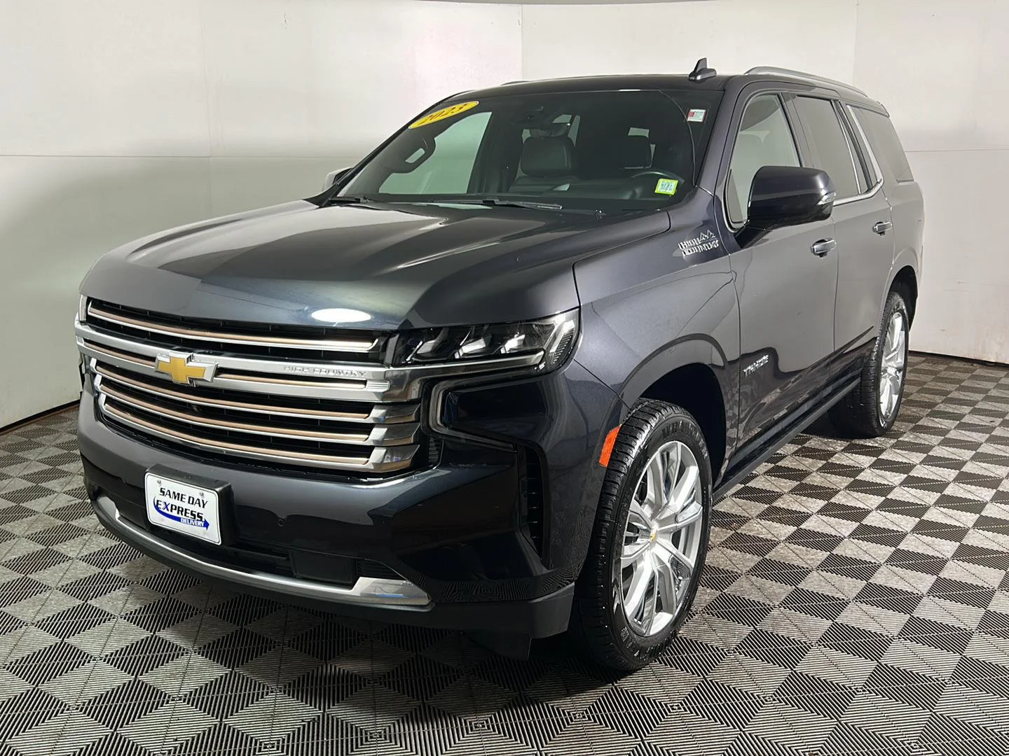 Used 2023 Dark Ash Metallic Chevrolet High Country image 11