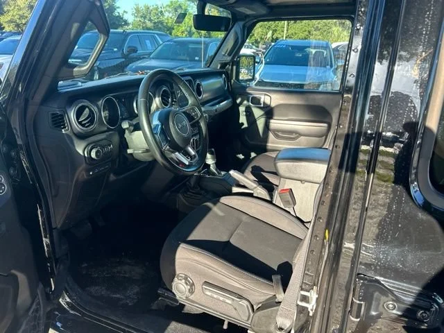 Used 2022 Black Clearcoat Jeep Unlimited Rubicon image 5