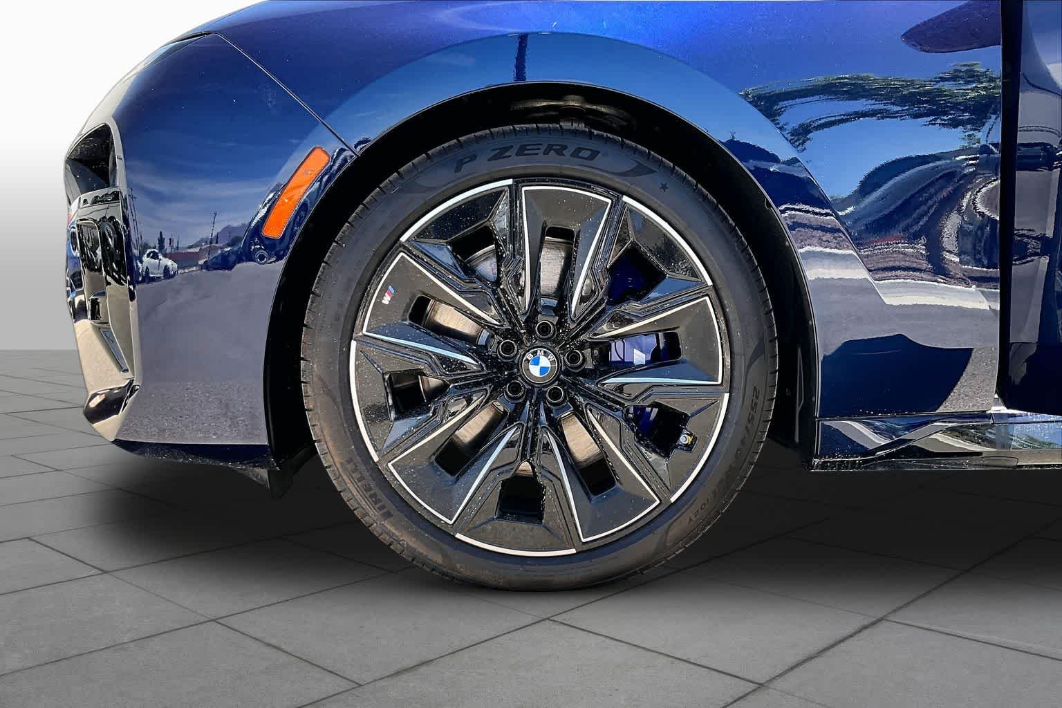 New 2026 Tanzanite Blue II Metallic BMW 740i image 11