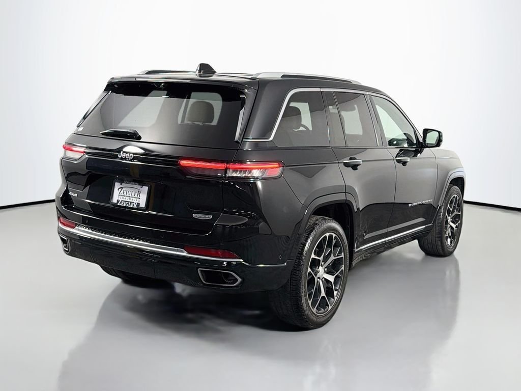 Used 2023 Black Jeep Summit Reserve image 7