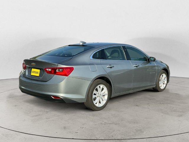 Used 2023 Gray Chevrolet LT image 5