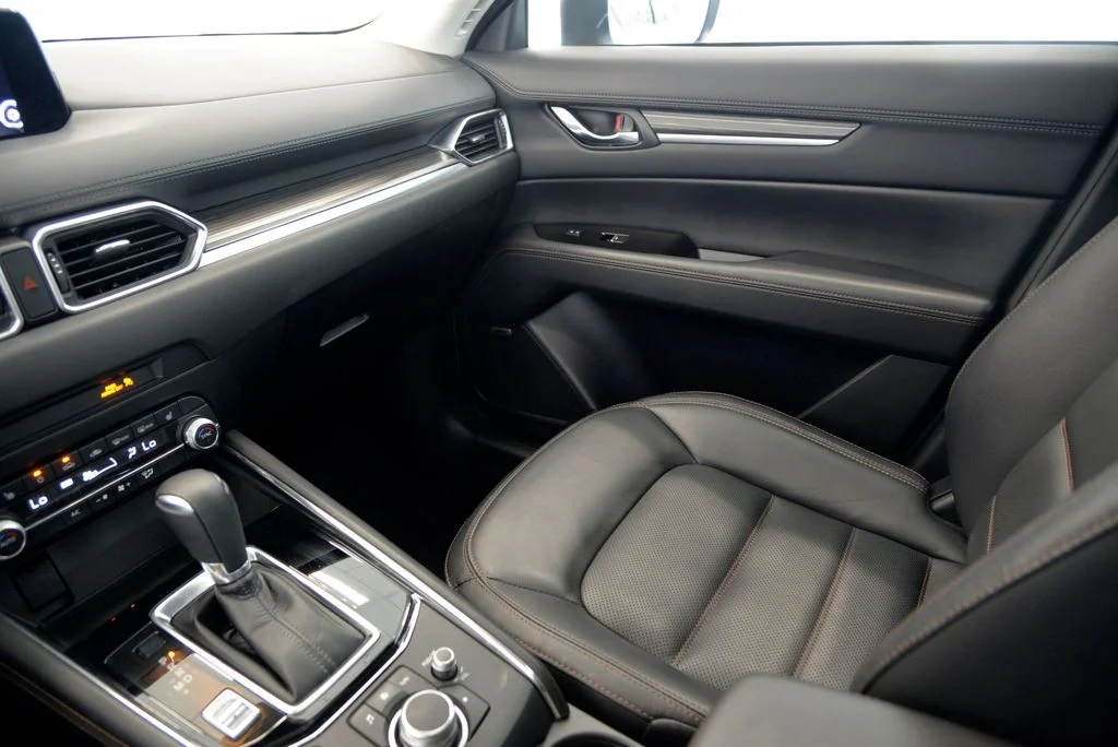Used 2020 White Mazda Grand Touring image 26