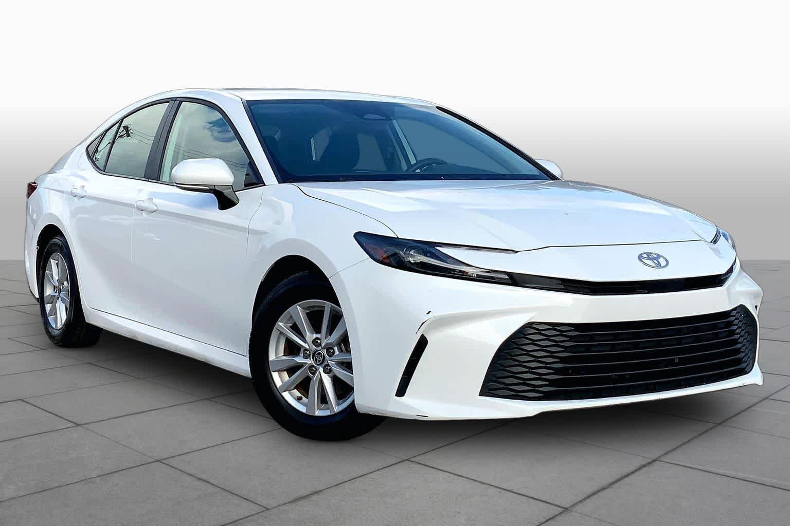 Used 2025 Ice Cap Toyota LE image 3