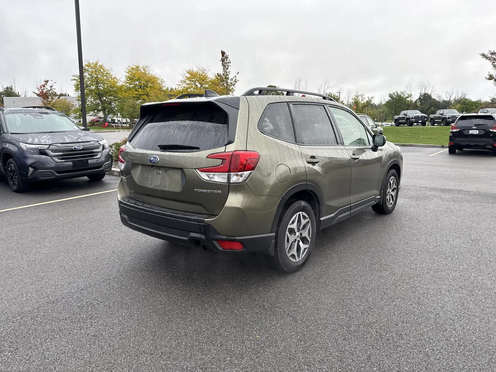 Used 2024 Autumn Green Metallic Subaru Premium image 4