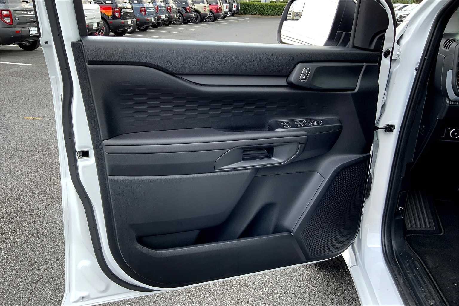 New 2025 Oxford White Ford XL image 10