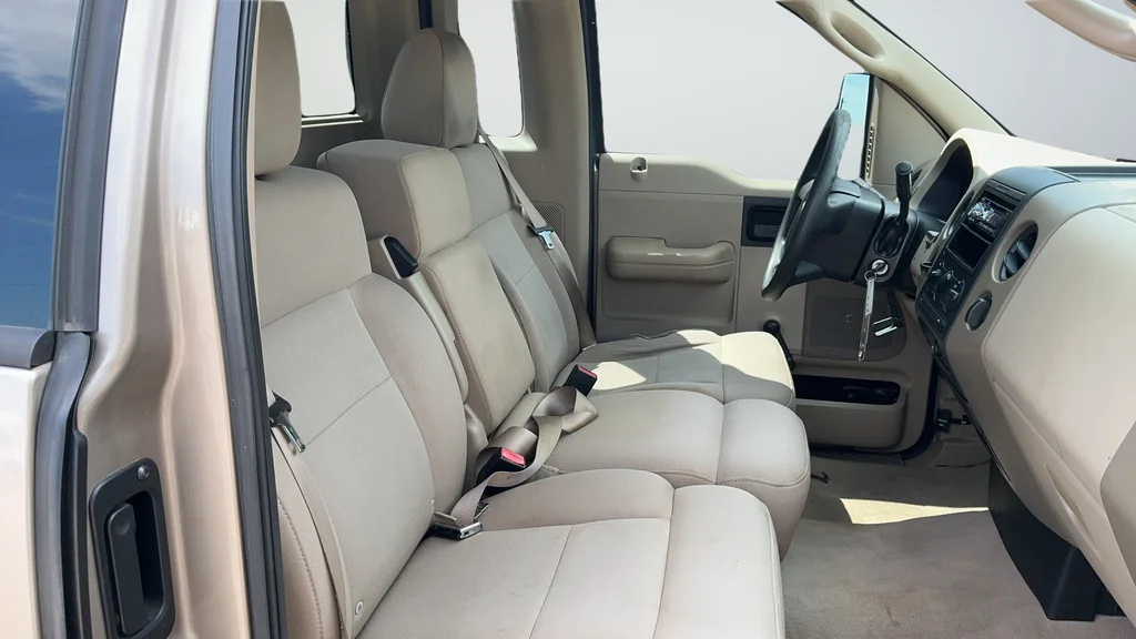 Used 2004 Beige Ford XL image 15
