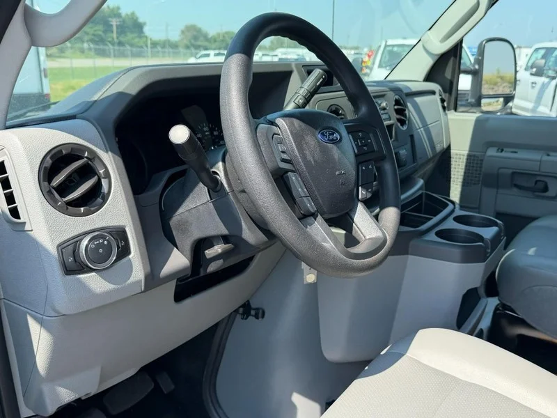 New 2026 Oxford White Ford 12FT BOX image 7