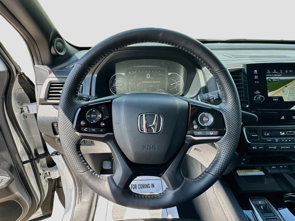 Used 2023 White Honda Elite image 12