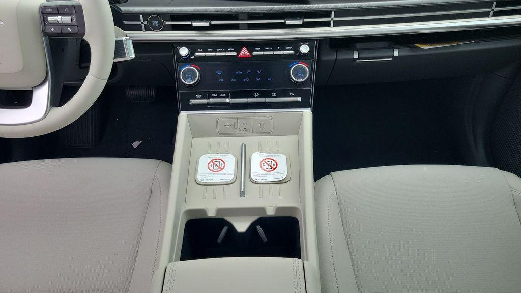 New 2026 White Hyundai SE image 15
