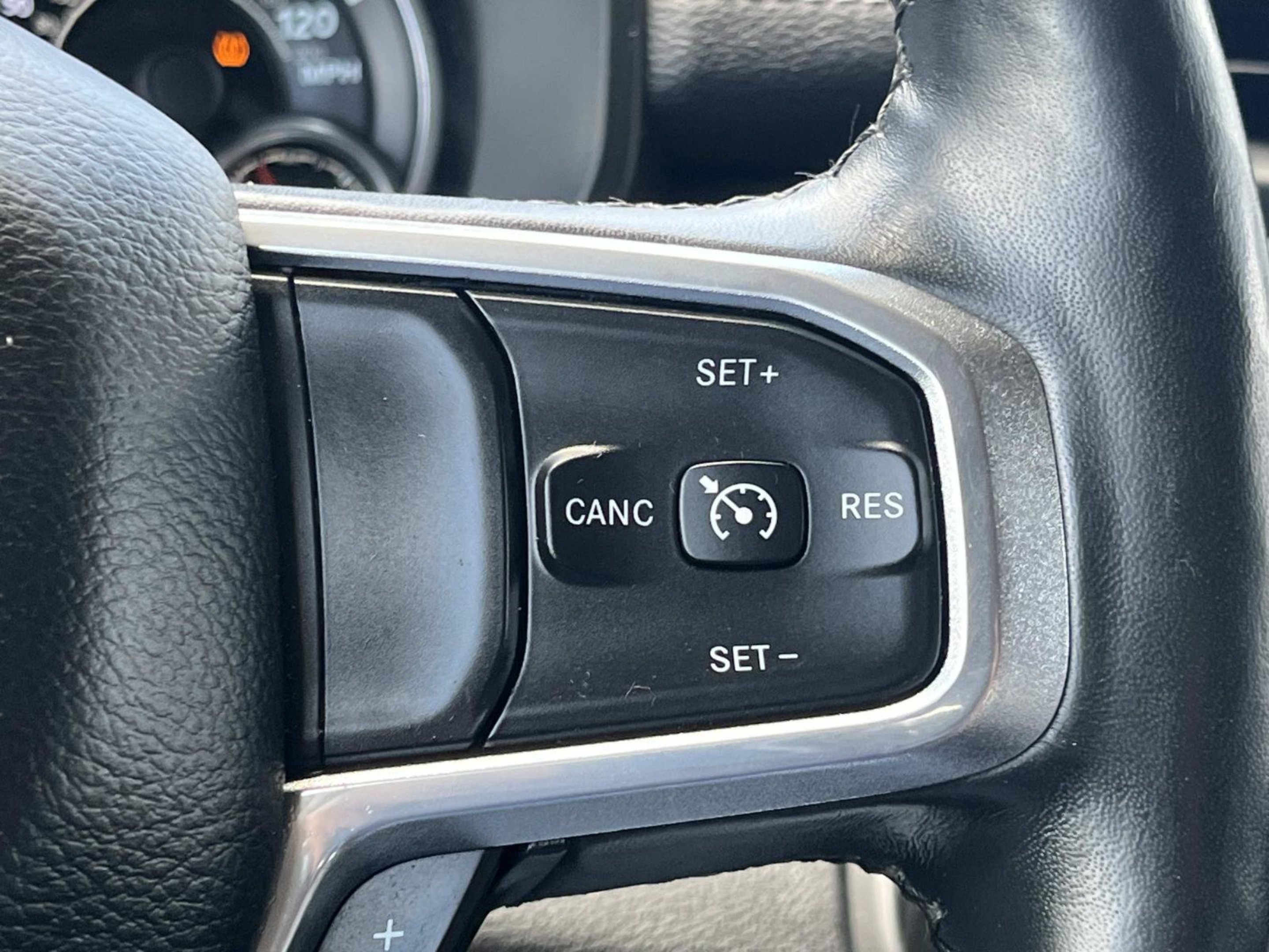 Used 2019 Delmonico Red Pearlcoat Ram Laramie image 38
