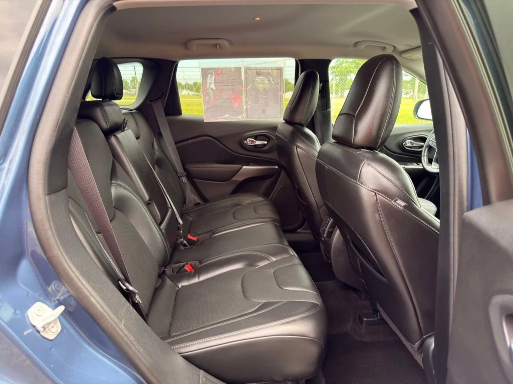Certified Used 2020 Slate Blue Pearlcoat Jeep Limited image 32