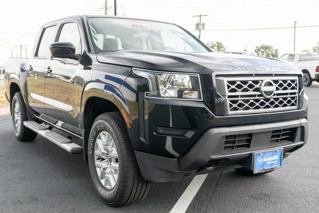 Used 2022 Black Nissan SV image 4