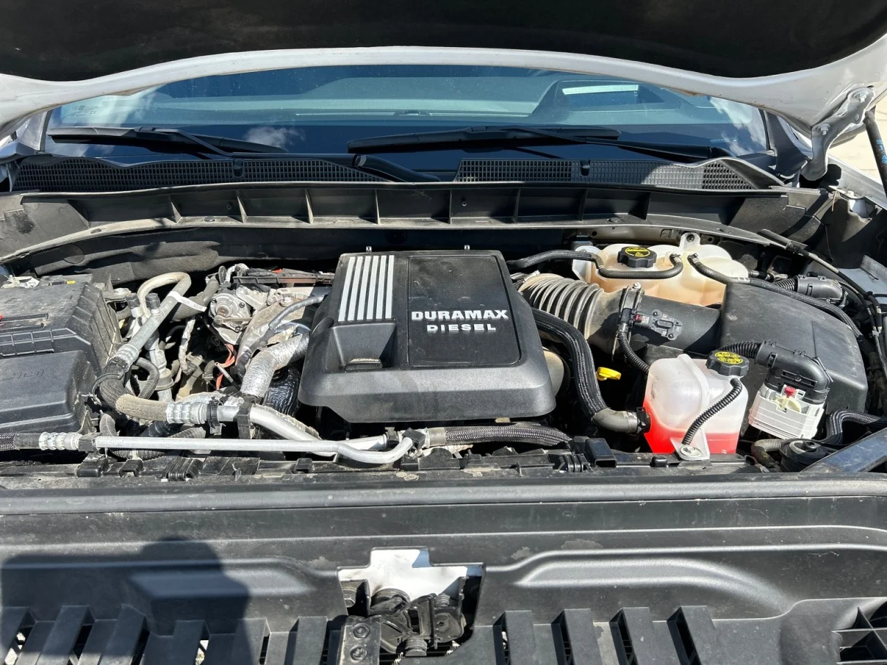 Used 2025 Summit White GMC AT4 image 8
