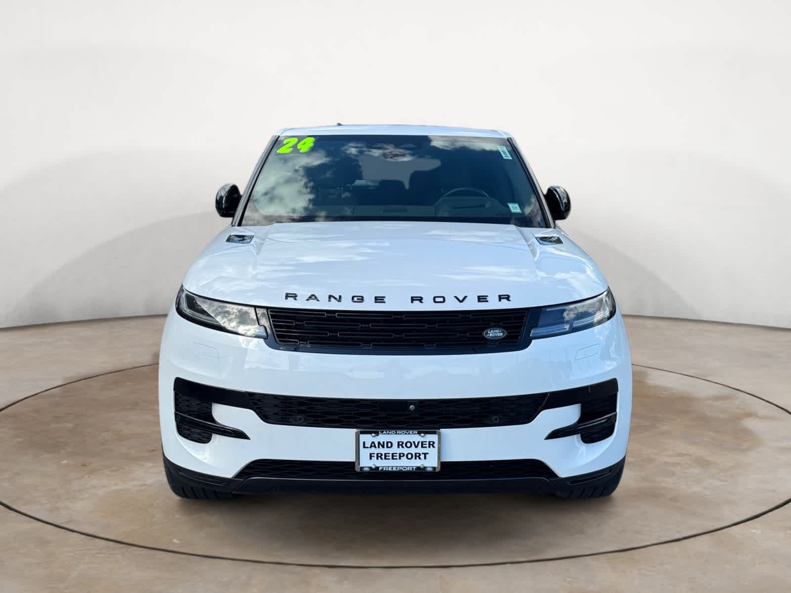 Certified Used 2024 Ostuni Pearl White Metallic Land Rover SE image 8
