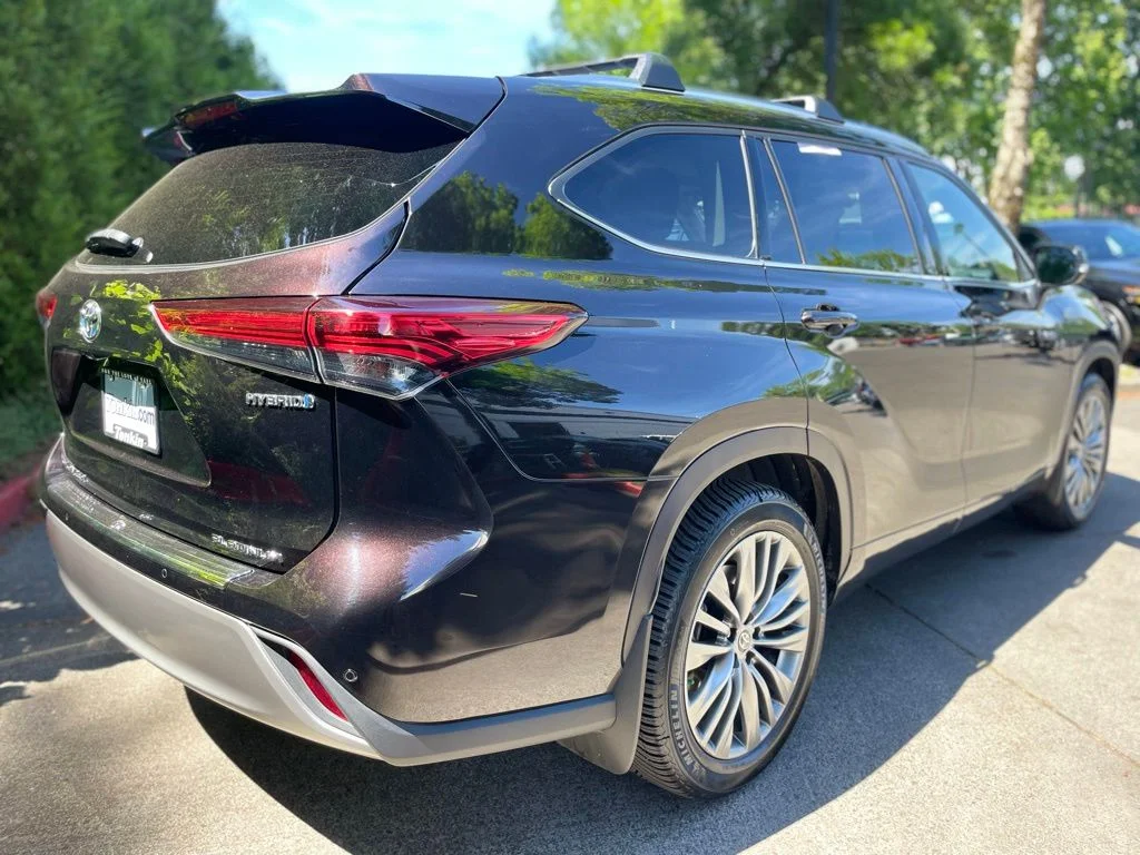 Used 2020 Amber Toyota Platinum image 4