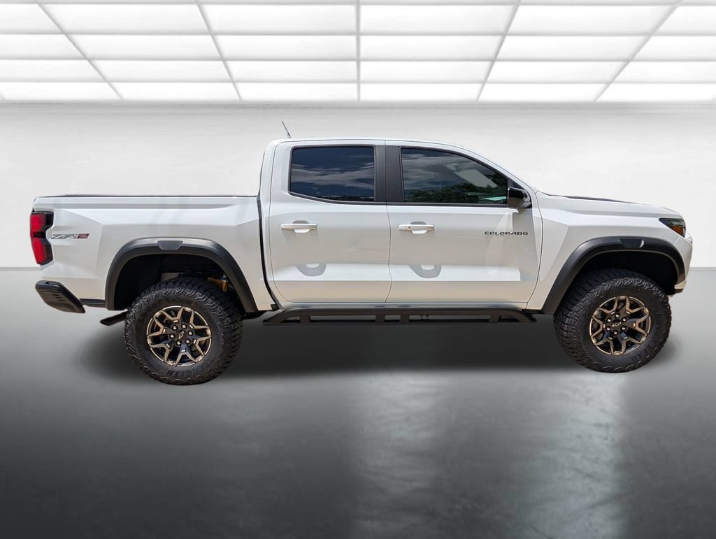 New 2026 Summit White Chevrolet ZR2 image 33