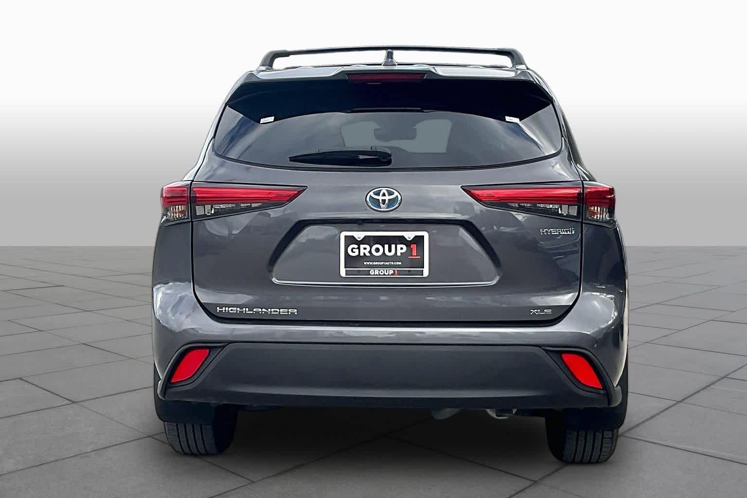 Used 2021 Magnetic Gray Metallic Toyota Hybrid XLE image 5