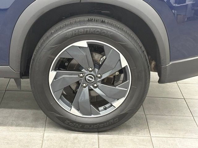 Used 2025 Blue Nissan SV image 6