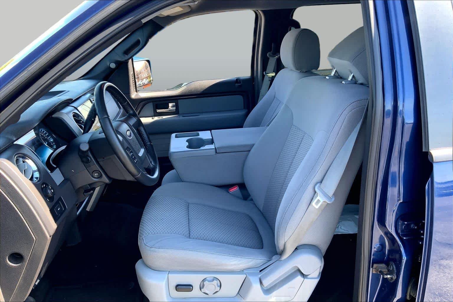 Used 2012 Dark Blue Pearl Metallic Ford XLT image 8