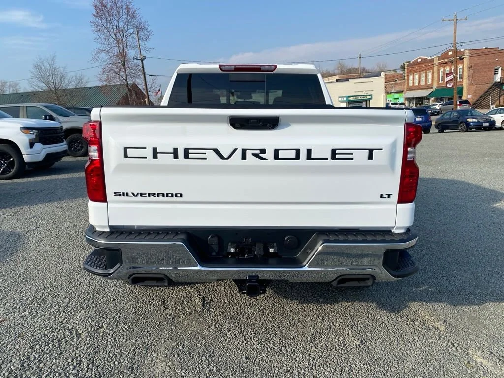 2025 Chevrolet Silverado 1500 LT - Photo 4